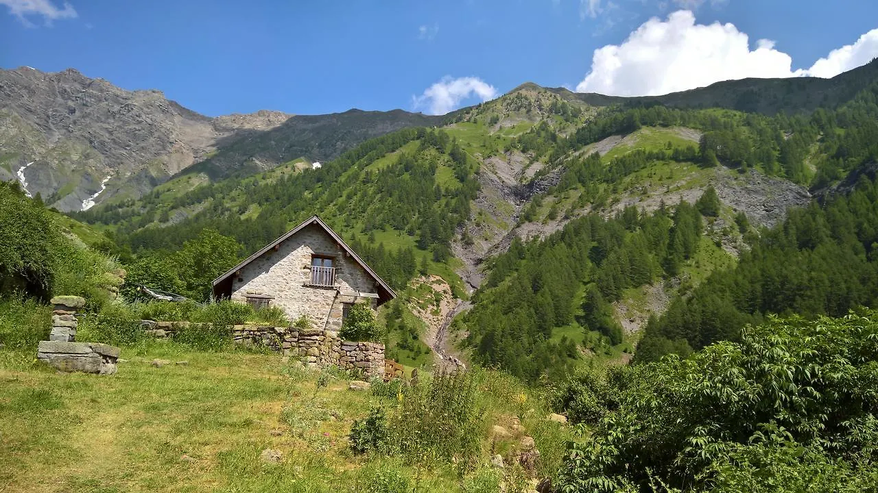 Les Fauvettes Hotel Saint-Leger-les-Melezes 2*,
